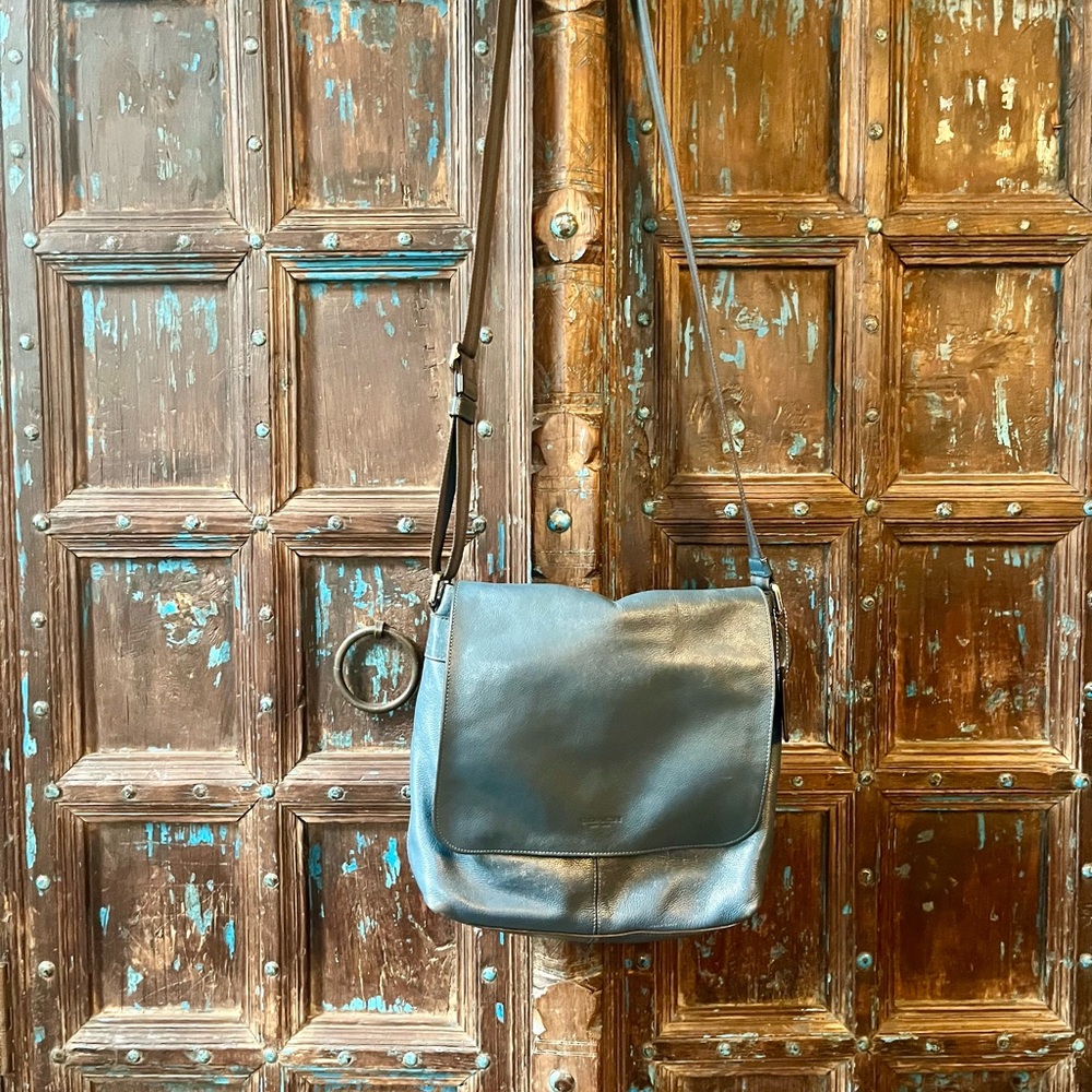 Coach Crossbody Messenger Style Bag